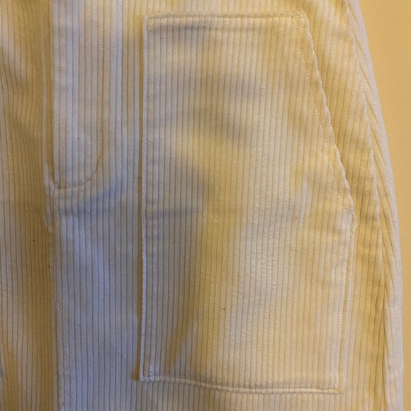 SALE 🎈H&M Cream Corduroy Mini skirt. - Picture 4 of 4